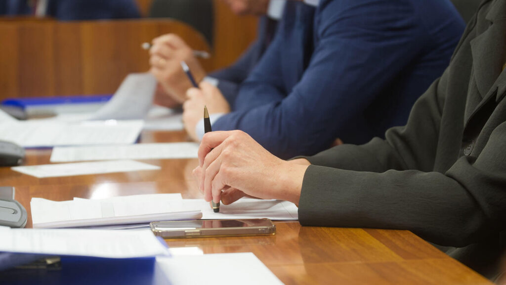 HOA vendor decisions discussed during structured board meeting